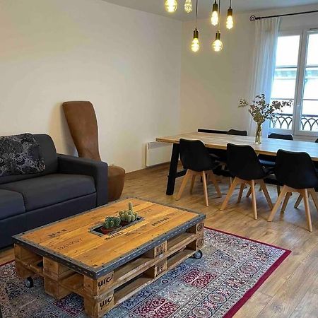 Appartement Terrasse Au Centre De Serris Buitenkant foto