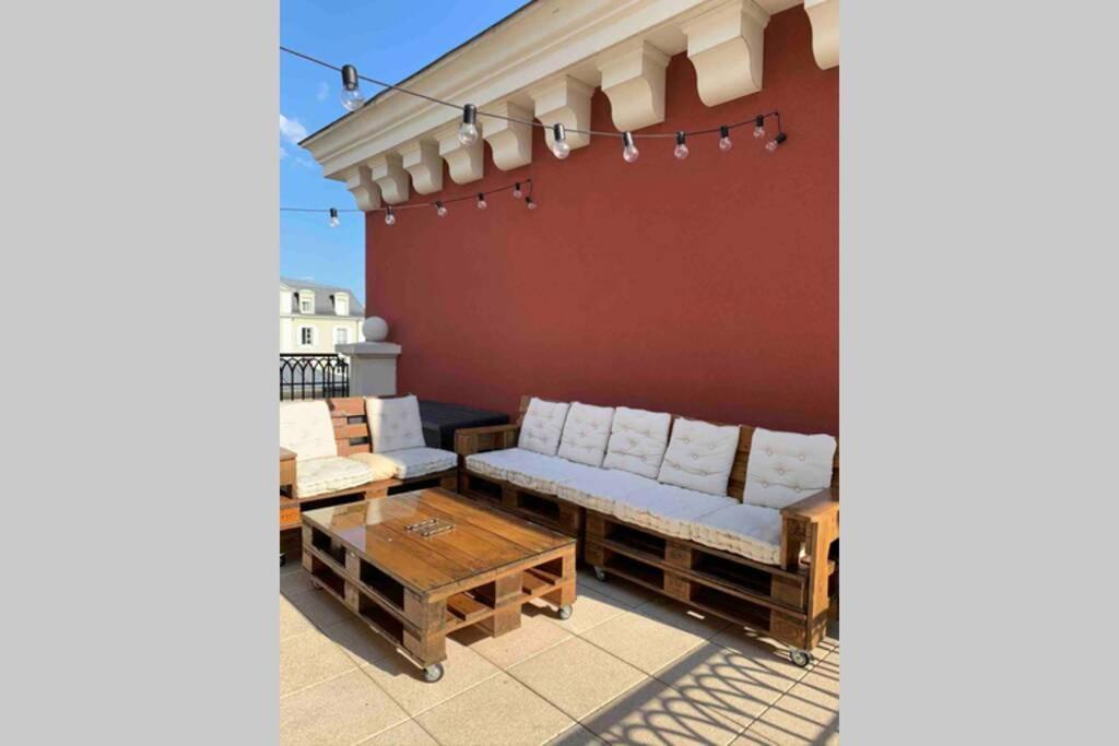 Appartement Terrasse Au Centre De Serris Buitenkant foto
